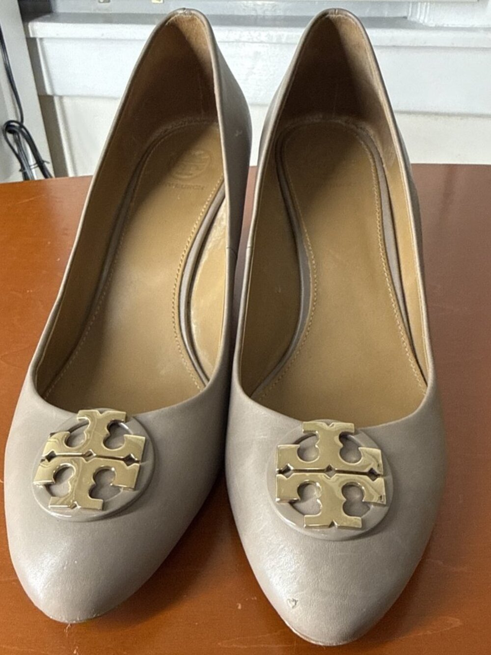 Tory Burch Pumps Size 8.5 Gray Wedges 2.5 Inch Heel Soft Leather Office Corp